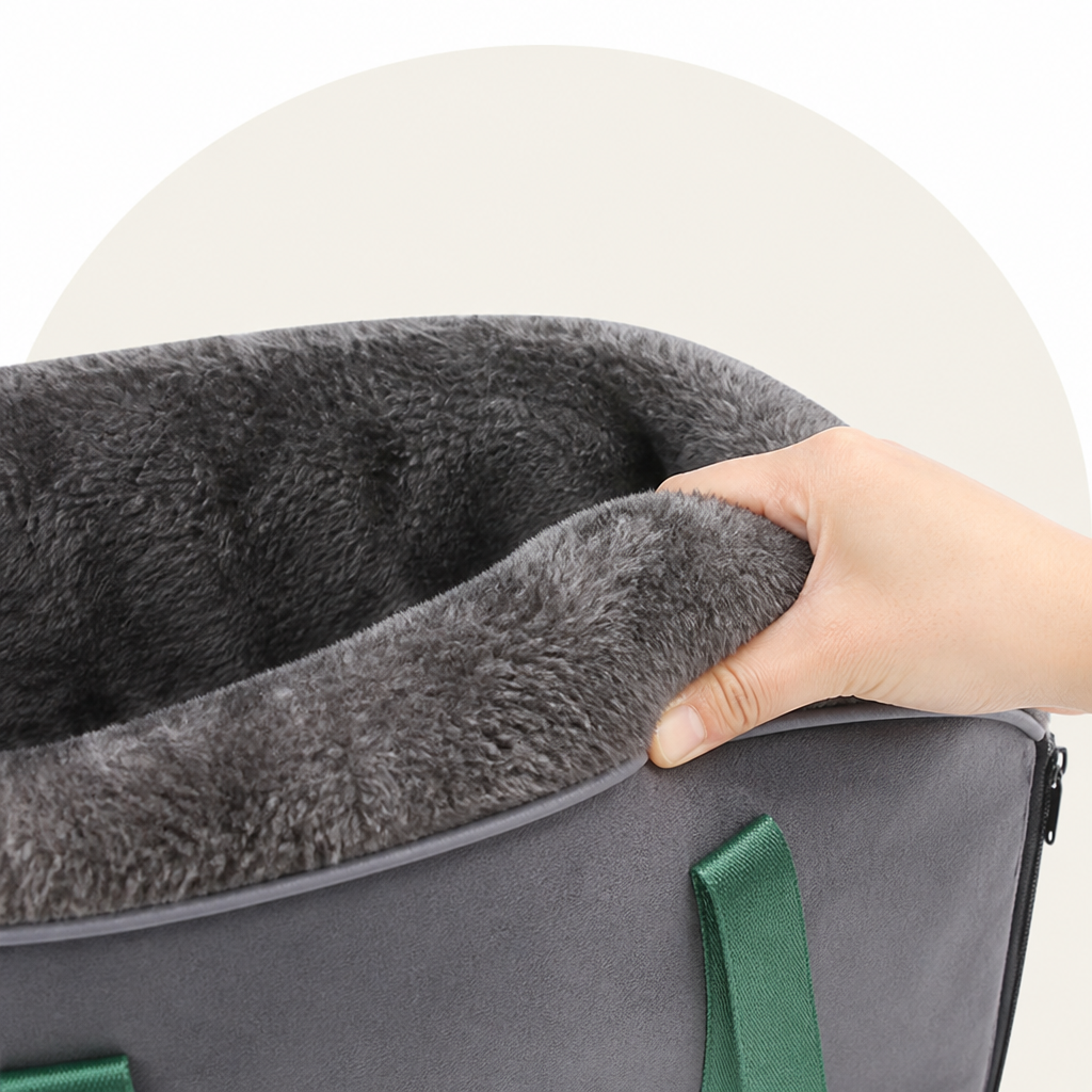 Cushioned Nest & Durable Polyester Travel Carrier