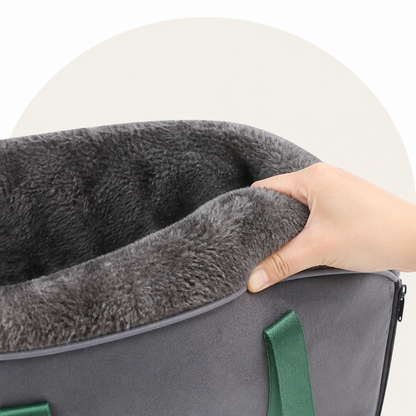 Cushioned Nest & Durable Polyester Travel Carrier